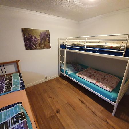 Dachgeschosswohnung In Neumuenster 2 Zimmer المظهر الخارجي الصورة