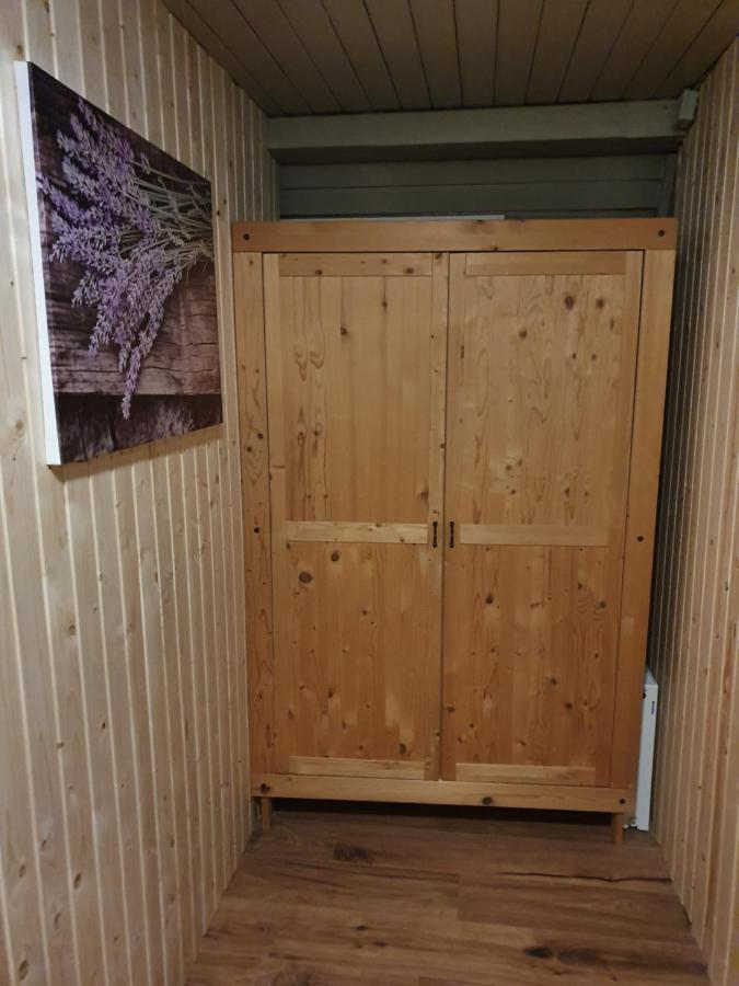Dachgeschosswohnung In Neumuenster 2 Zimmer المظهر الخارجي الصورة