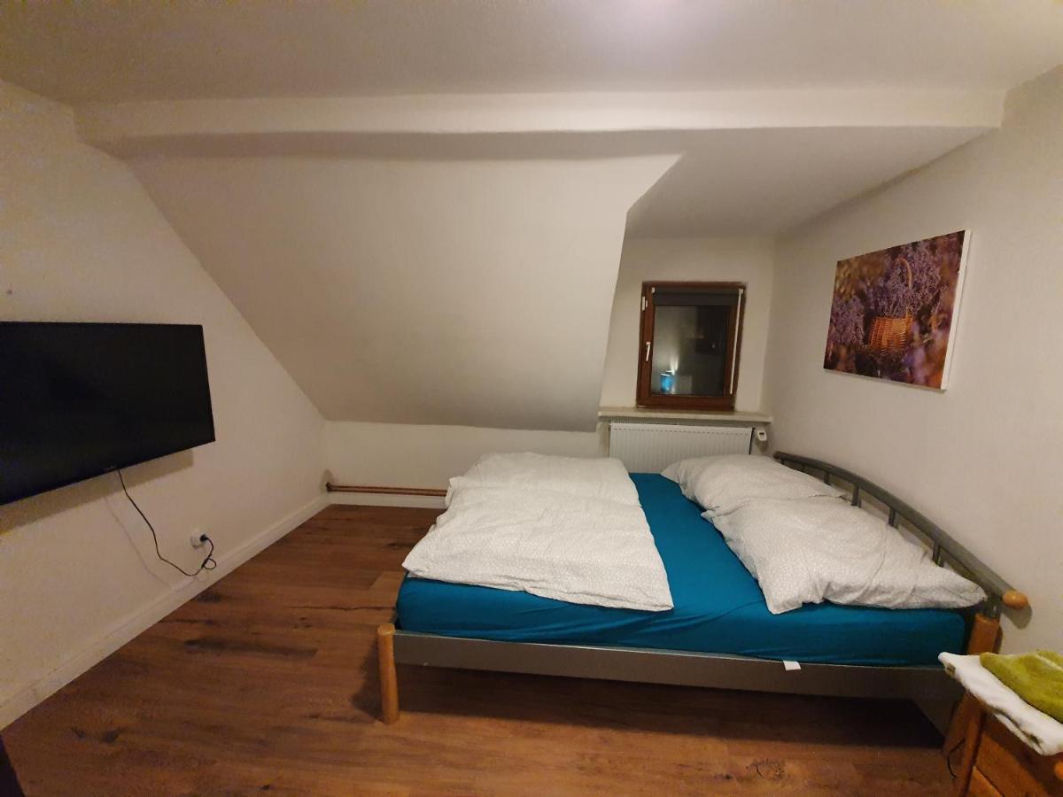Dachgeschosswohnung In Neumuenster 2 Zimmer المظهر الخارجي الصورة